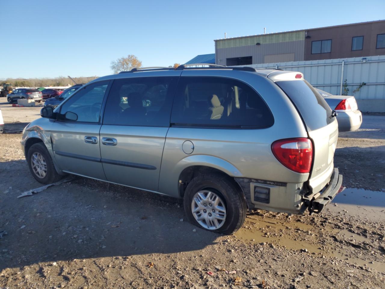 2003 Dodge Caravan - Image 2