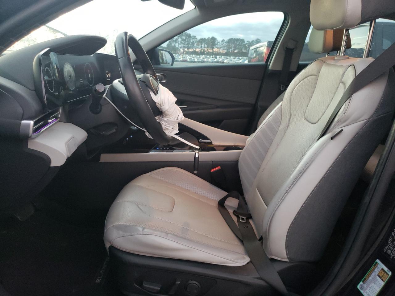 2023 Hyundai Elantra - Image 7