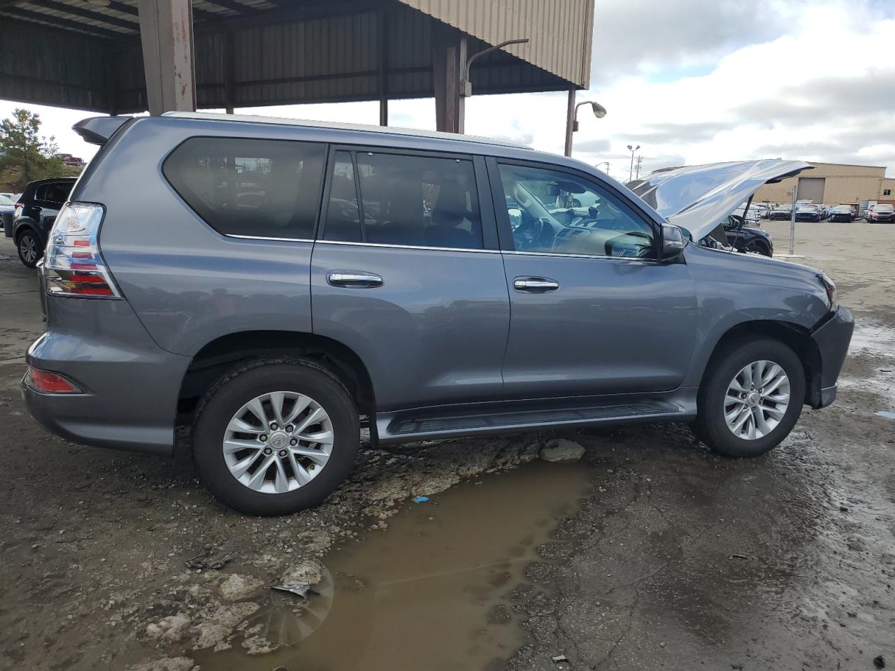 2021 Lexus GX - Image 3