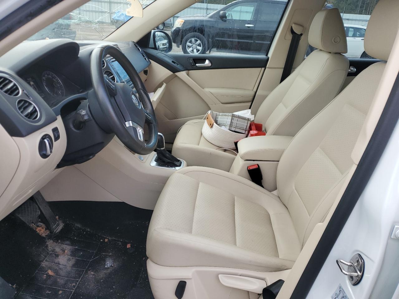 2017 Volkswagen Tiguan - Image 7