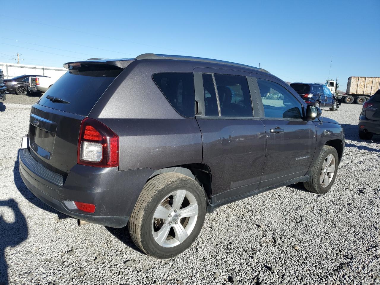 VIN 1C4NJDBB1FD188425 2015 JEEP COMPASS no.3