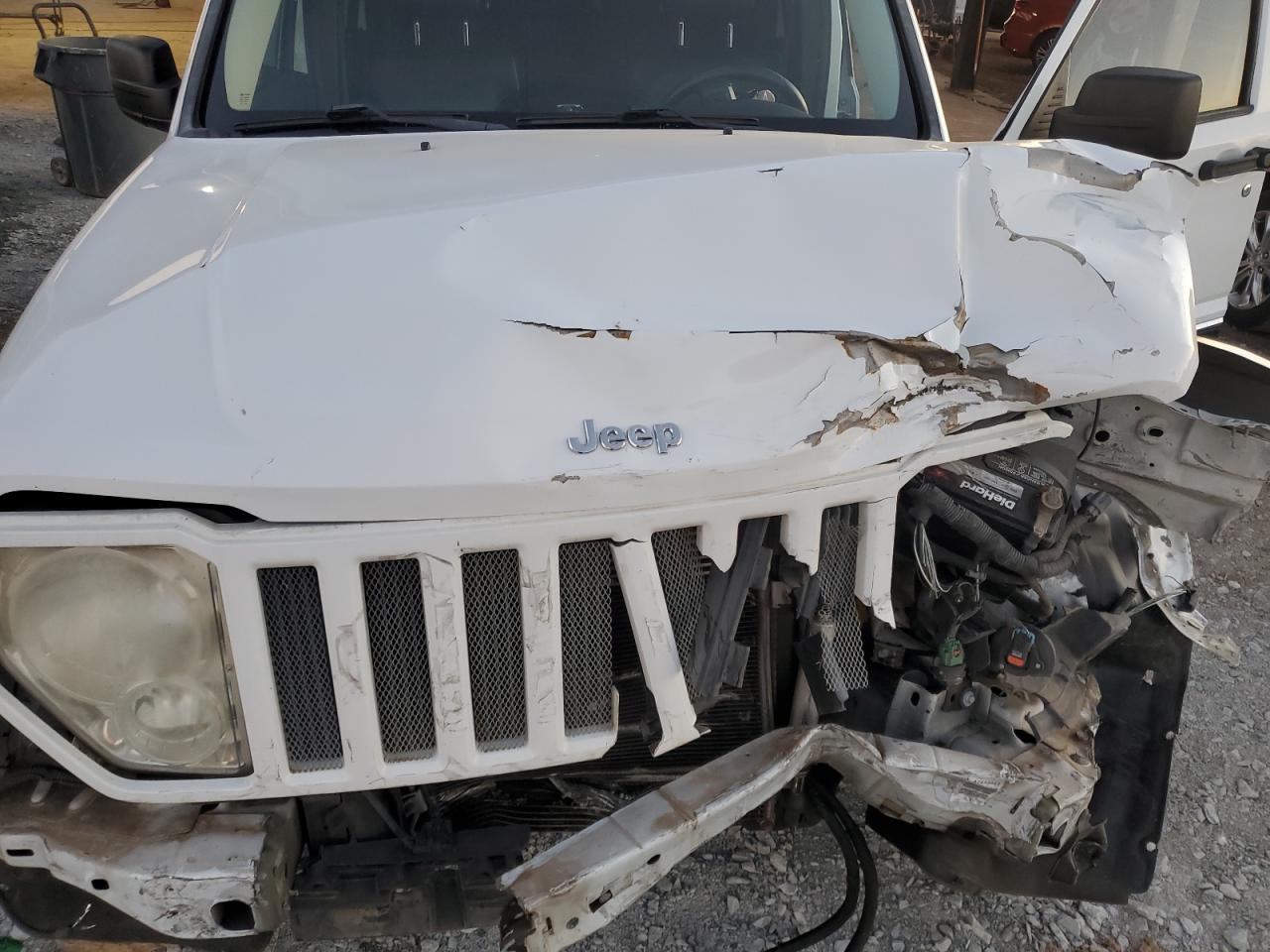 2012 Jeep Liberty (North America) - Image 12