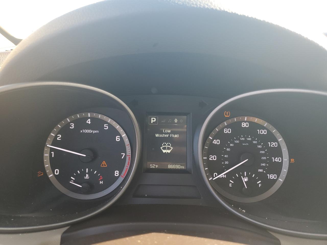2017 Hyundai Santa Fe - Image 9