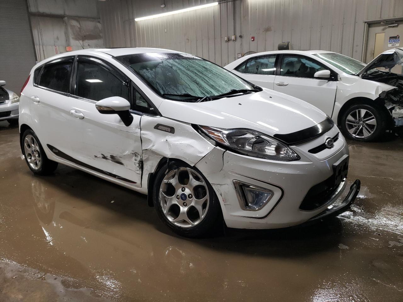2013 Ford Fiesta - Image 4