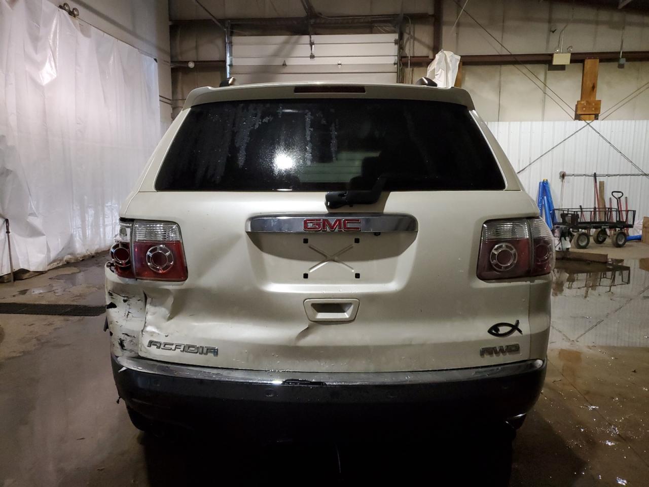2011 GMC Acadia - Image 6