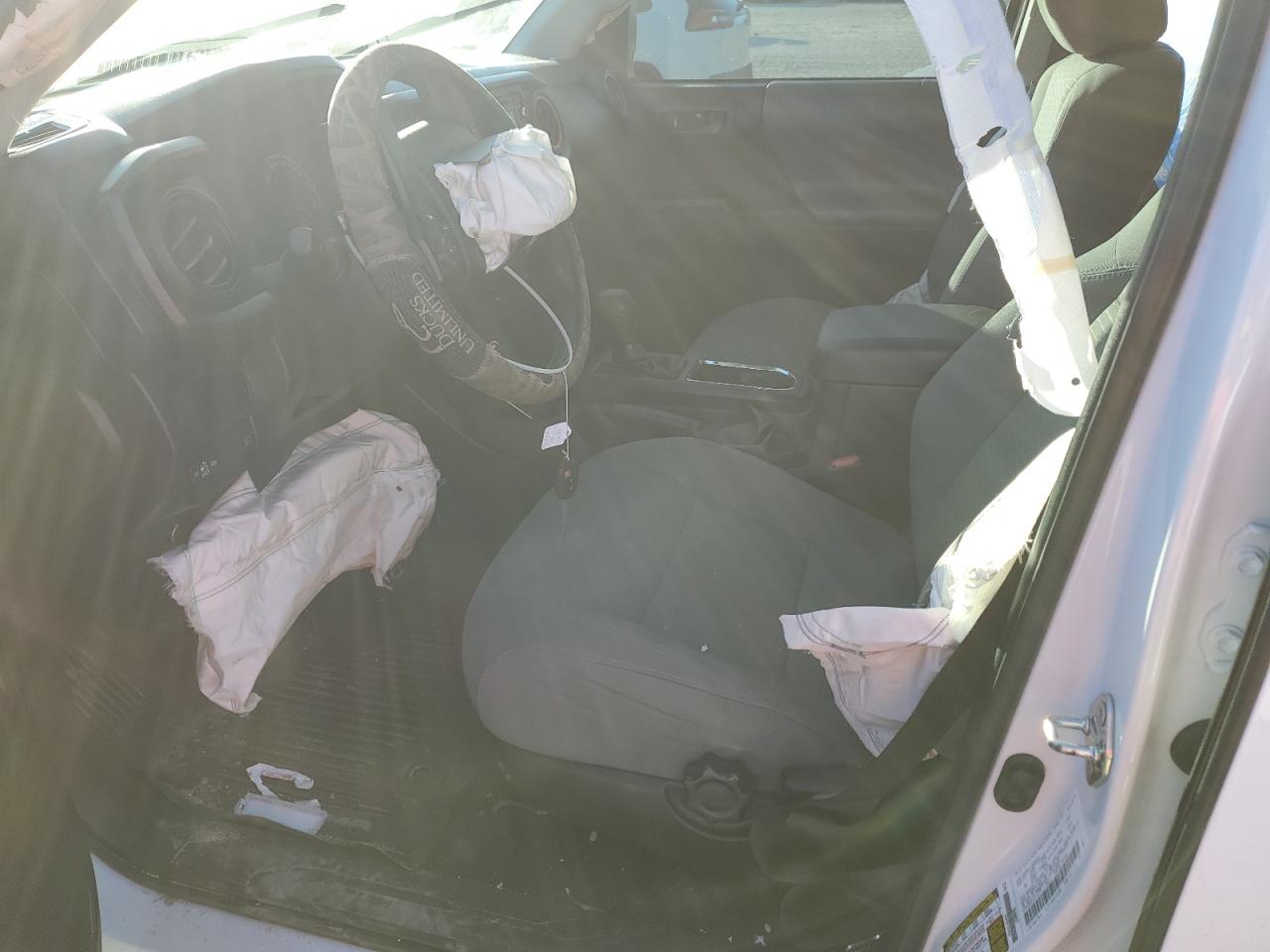2018 Toyota Tacoma - Image 7