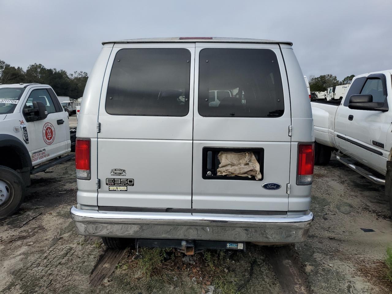 2005 Ford Econoline - Image 6