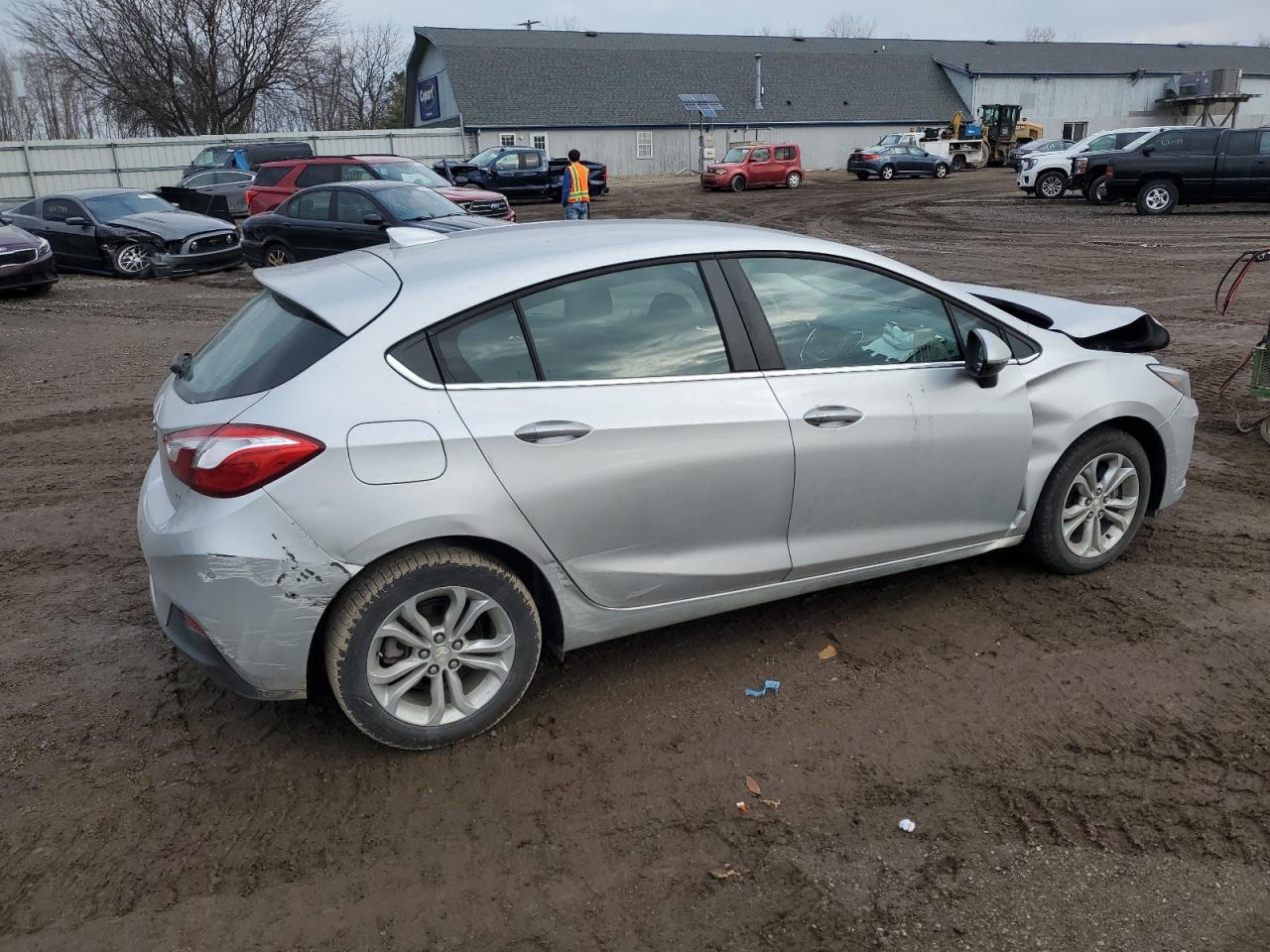 2019 Chevrolet Cruze - Image 3