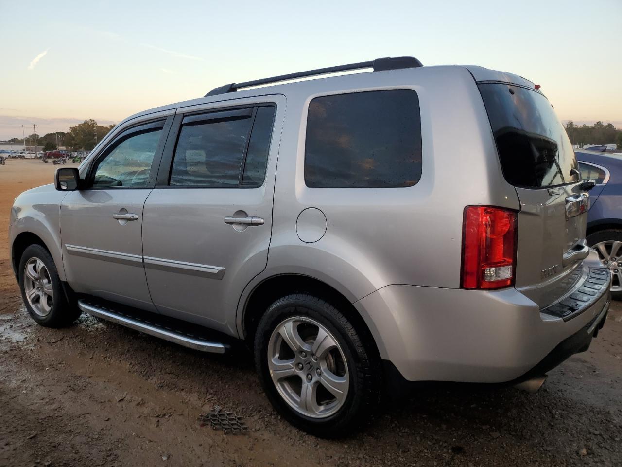 2015 Honda Pilot - Image 2