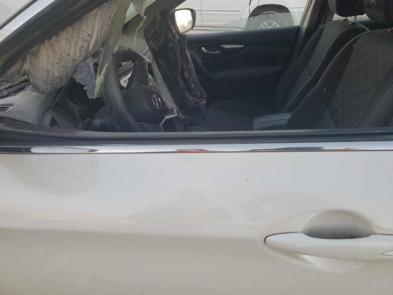 2017 Nissan Rogue - Image 7