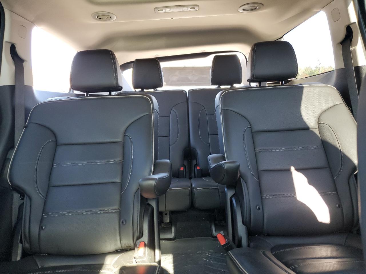 2020 GMC Acadia - Image 10