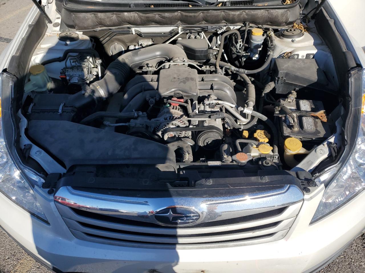2011 Subaru Outback - Image 12
