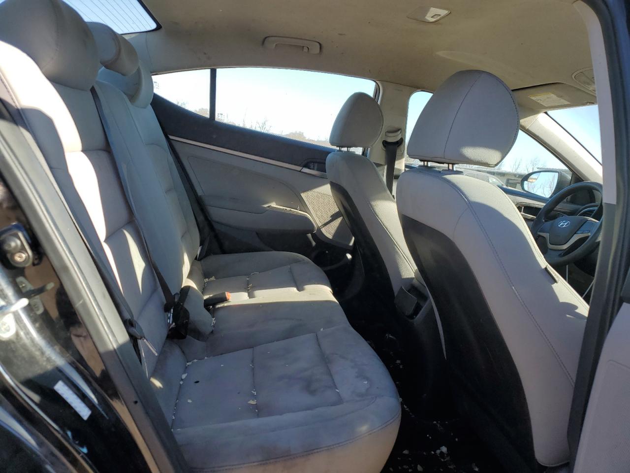 2017 Hyundai Elantra - Image 10
