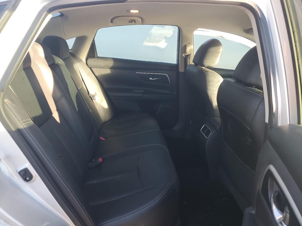 2017 Nissan Altima - Image 10