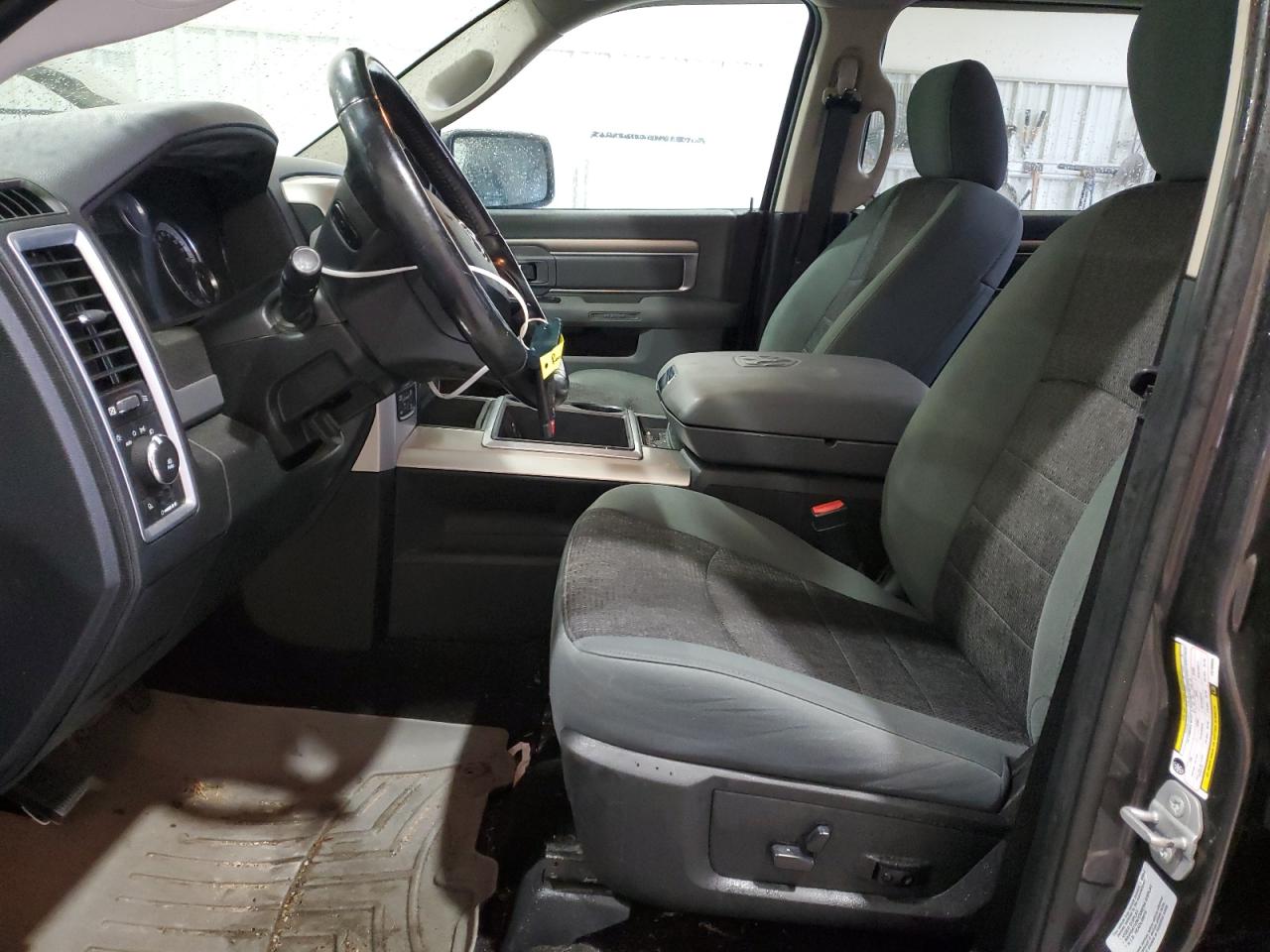 2015 RAM 1500 - Image 7