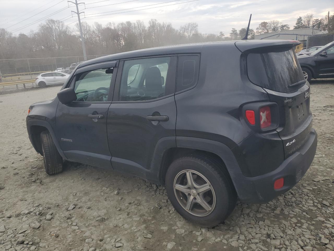 VIN ZACCJBAT5FPB33399 2015 JEEP RENEGADE no.2