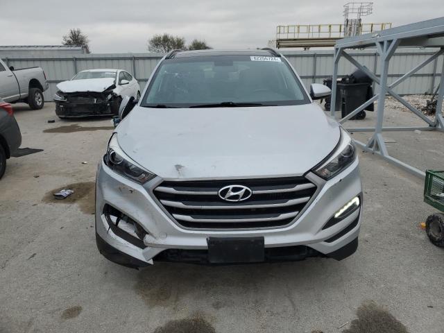  HYUNDAI TUCSON 2018 Серебристый