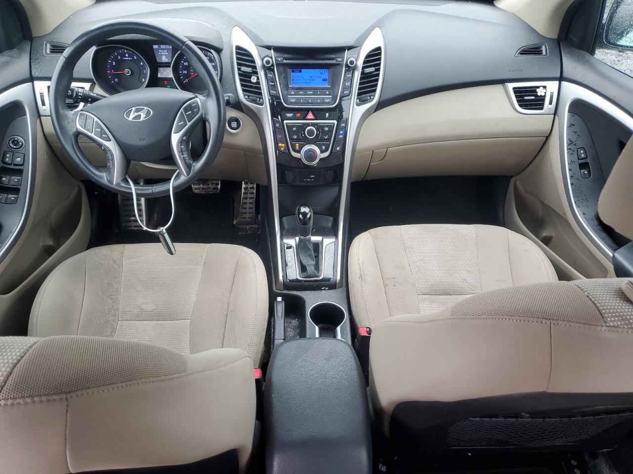 2016 Hyundai Elantra - Image 8