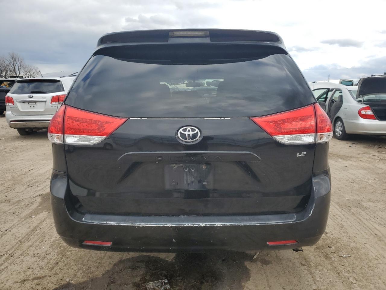 2013 Toyota Sienna - Image 6