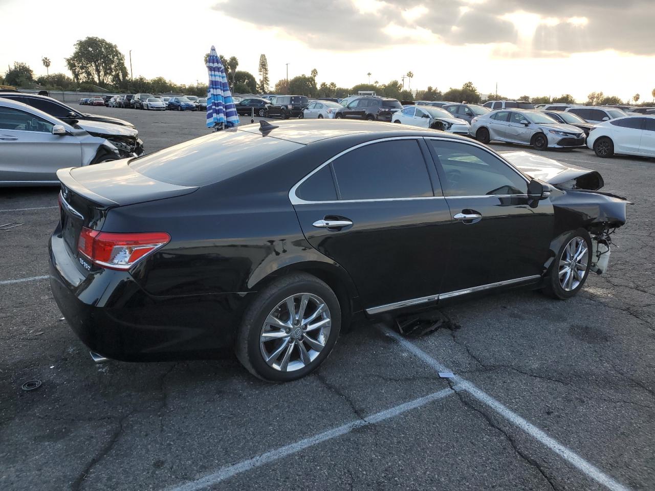 2012 Lexus ES - Image 3