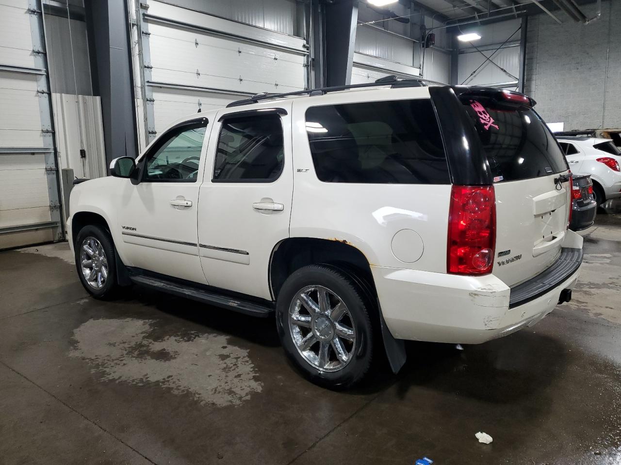 2012 GMC Yukon - Image 2