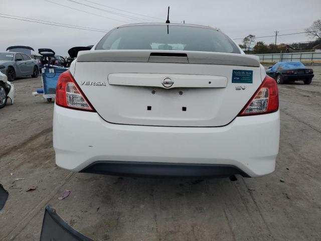  NISSAN VERSA 2018 Білий