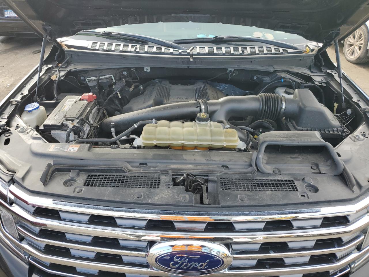 2019 Ford Expedition - Image 14