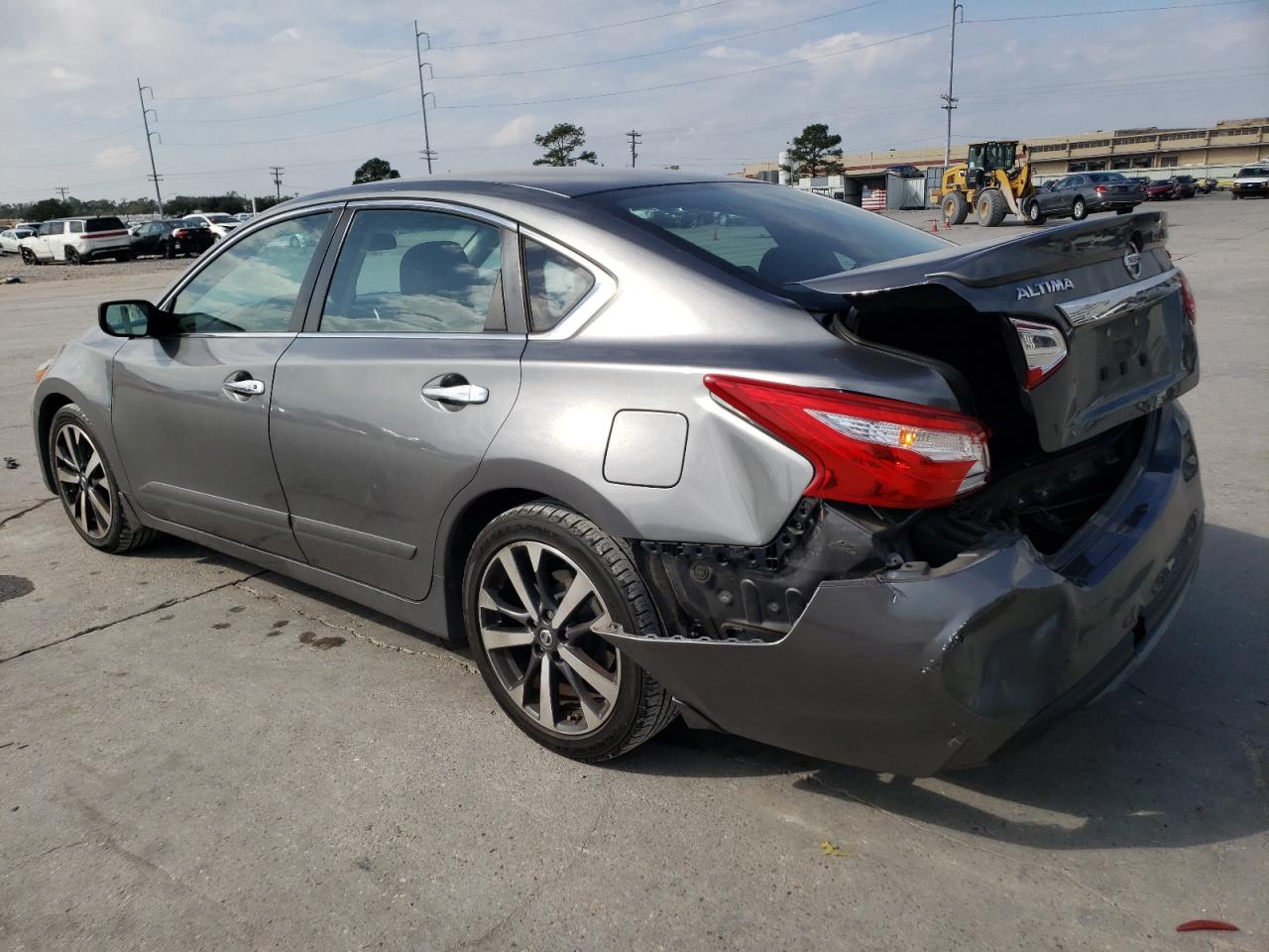 2016 Nissan Altima - Image 2
