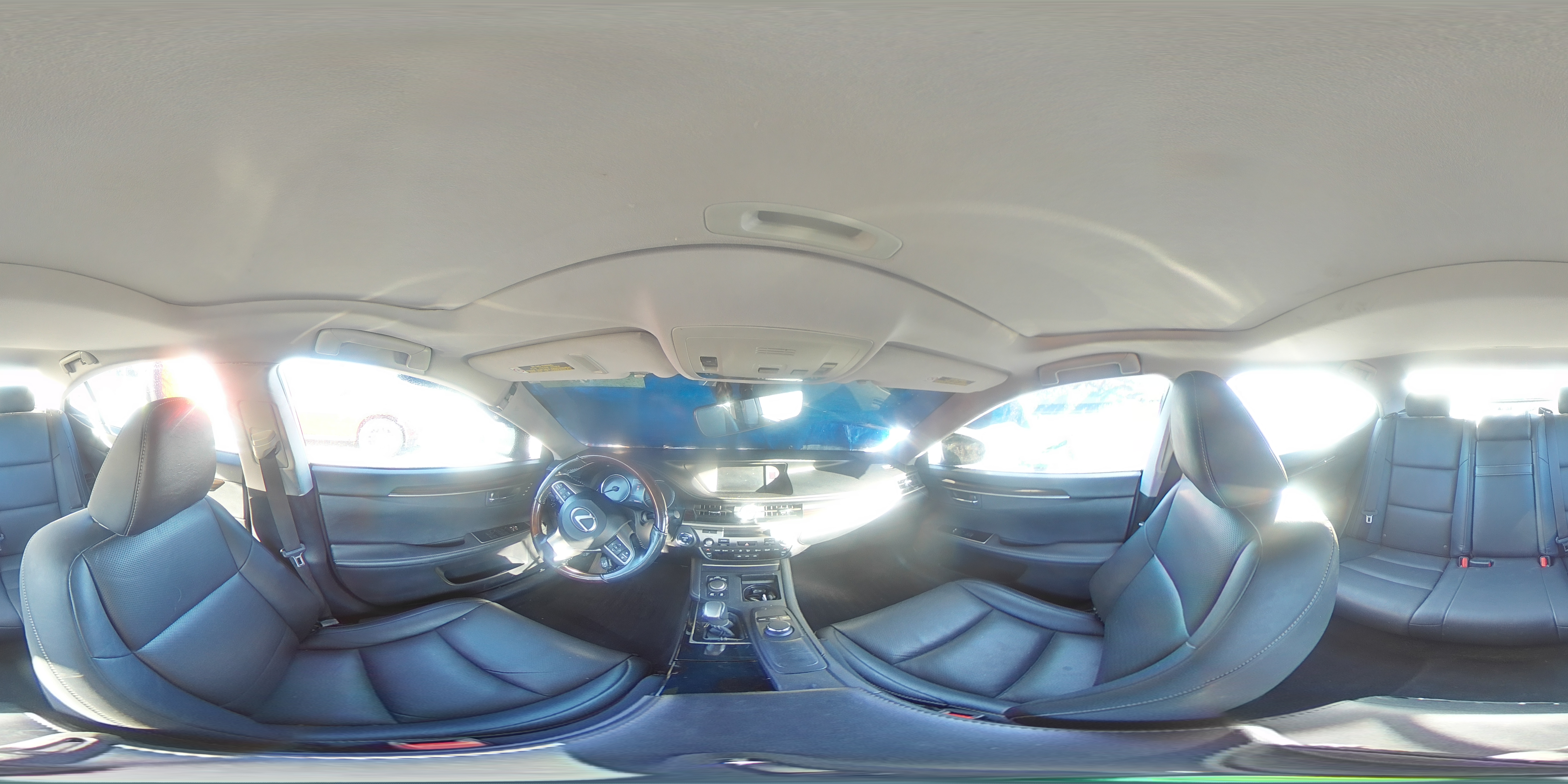 2016 Lexus ES - Image 14