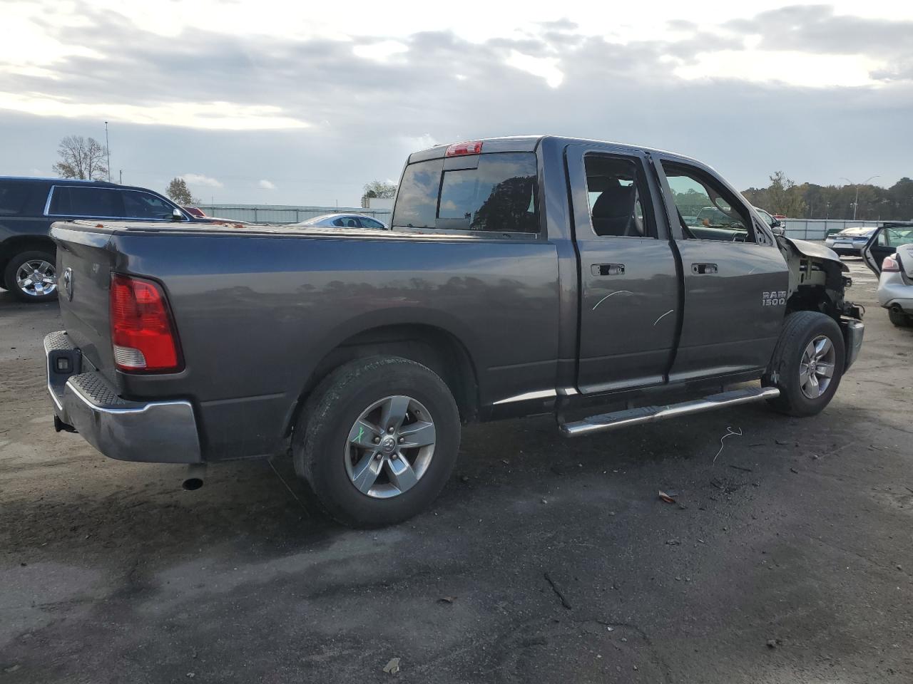 2014 RAM 1500 - Image 3