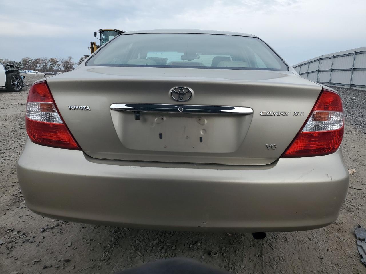 2004 Toyota Camry Le VIN: 4T1BF32K64U578041 Lot: 81332484