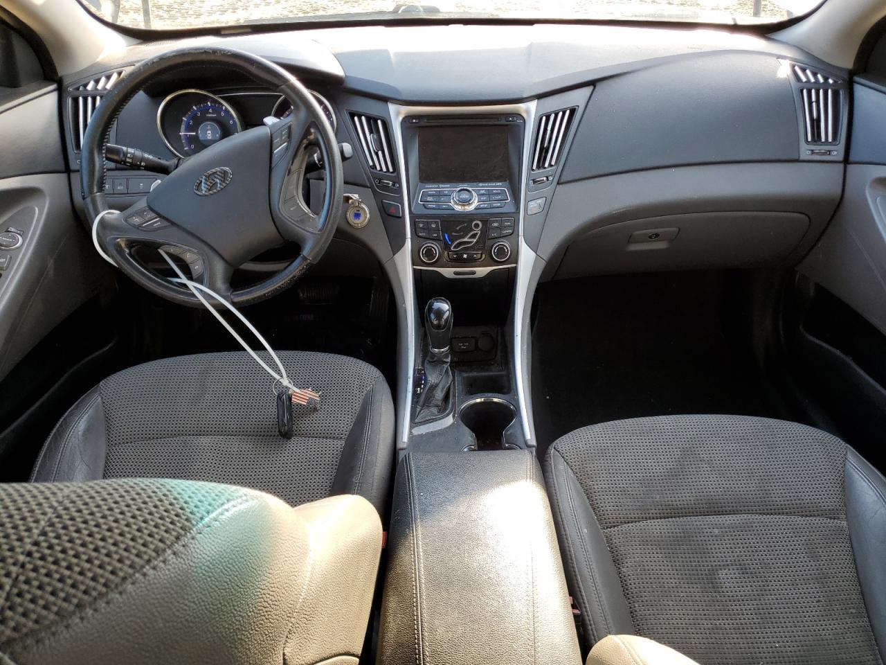 2012 Hyundai Sonata - Image 8