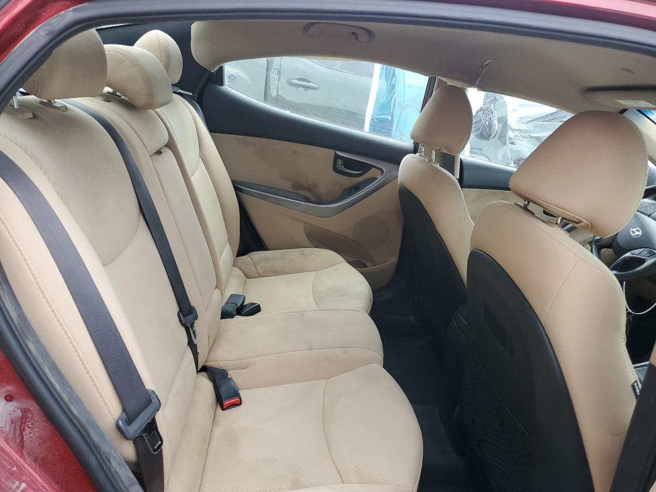 2013 Hyundai Elantra - Image 10