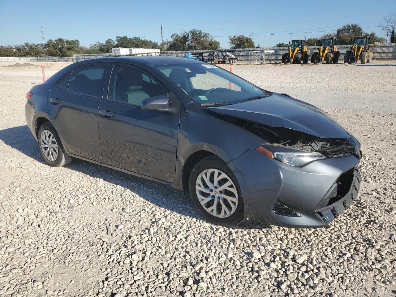 VIN 5YFBURHEXJP758467 2018 TOYOTA COROLLA no.4