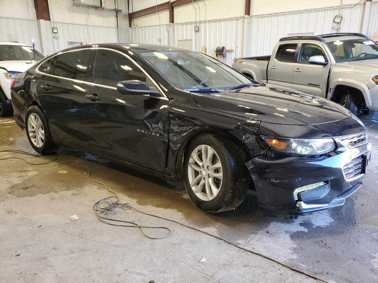 2017 Chevrolet Malibu - Image 4