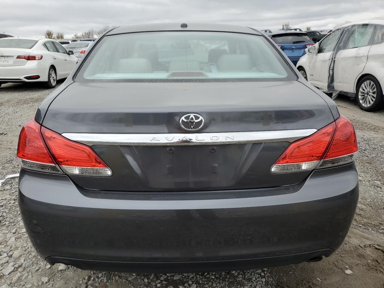 2011 Toyota Avalon - Image 6