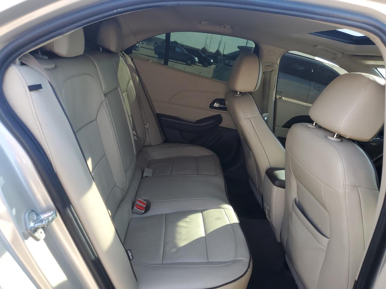 2015 Chevrolet Malibu - Image 10