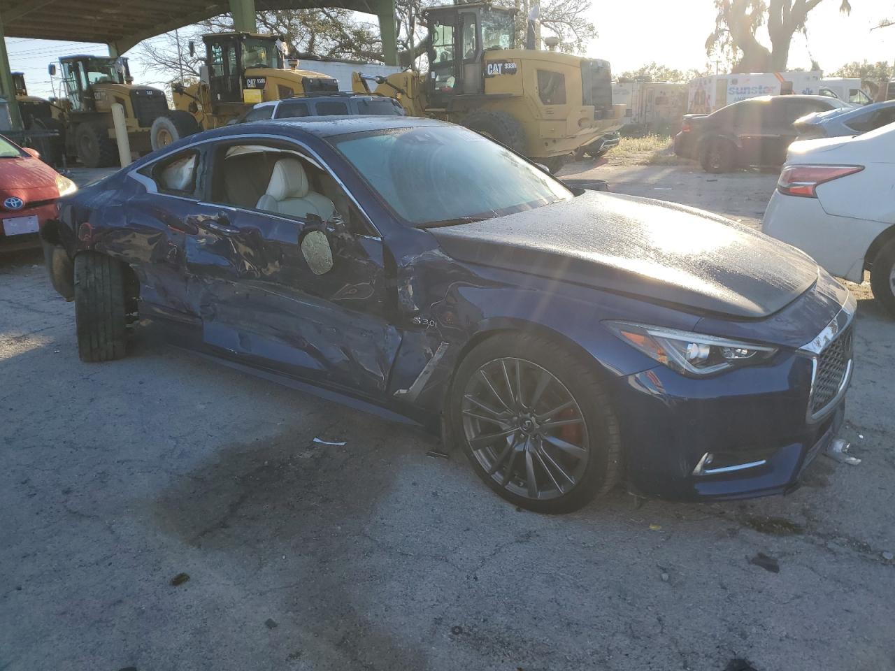 2017 Infiniti Q60 - Image 4