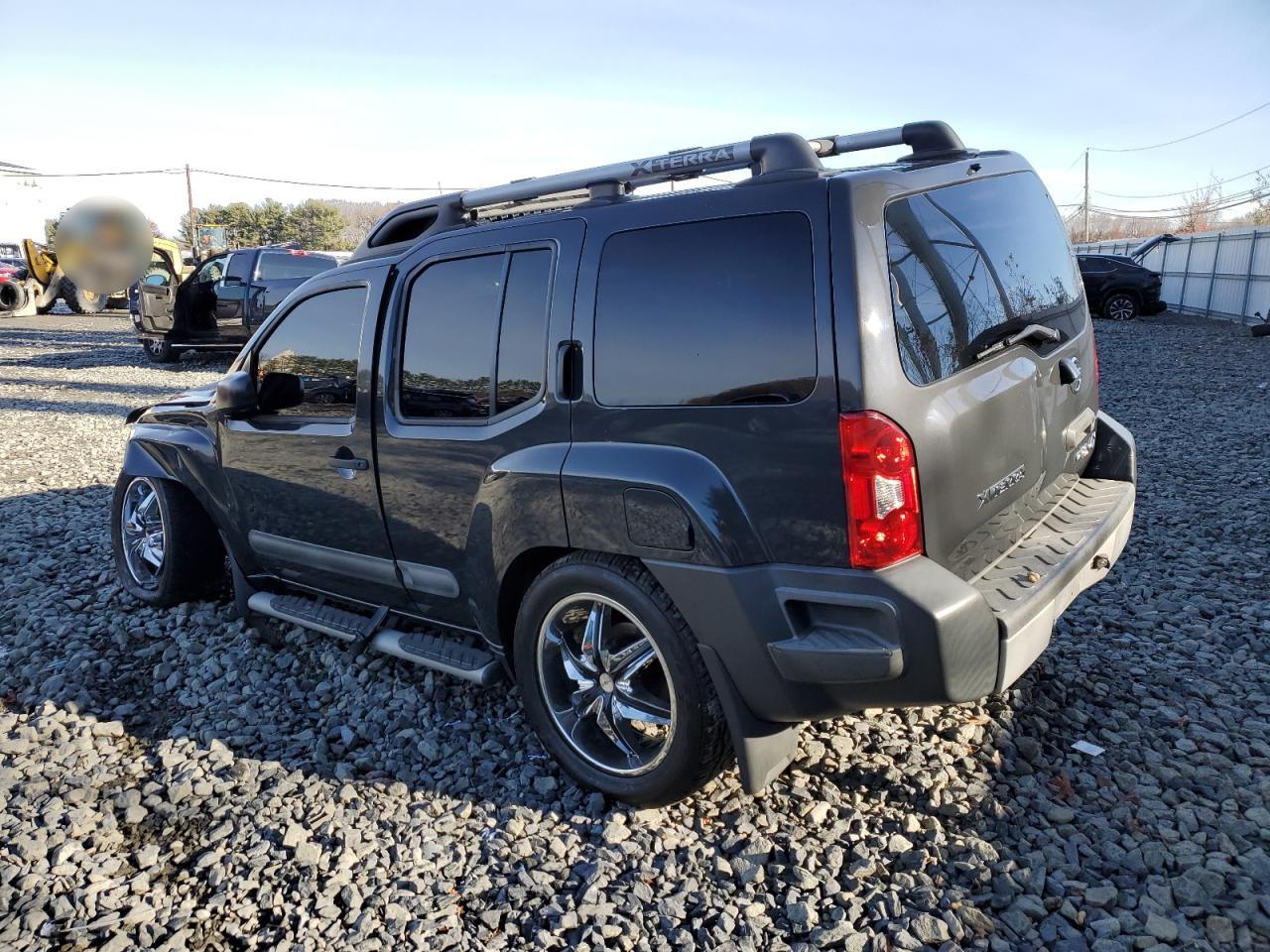 2015 Nissan XTerra - Image 2