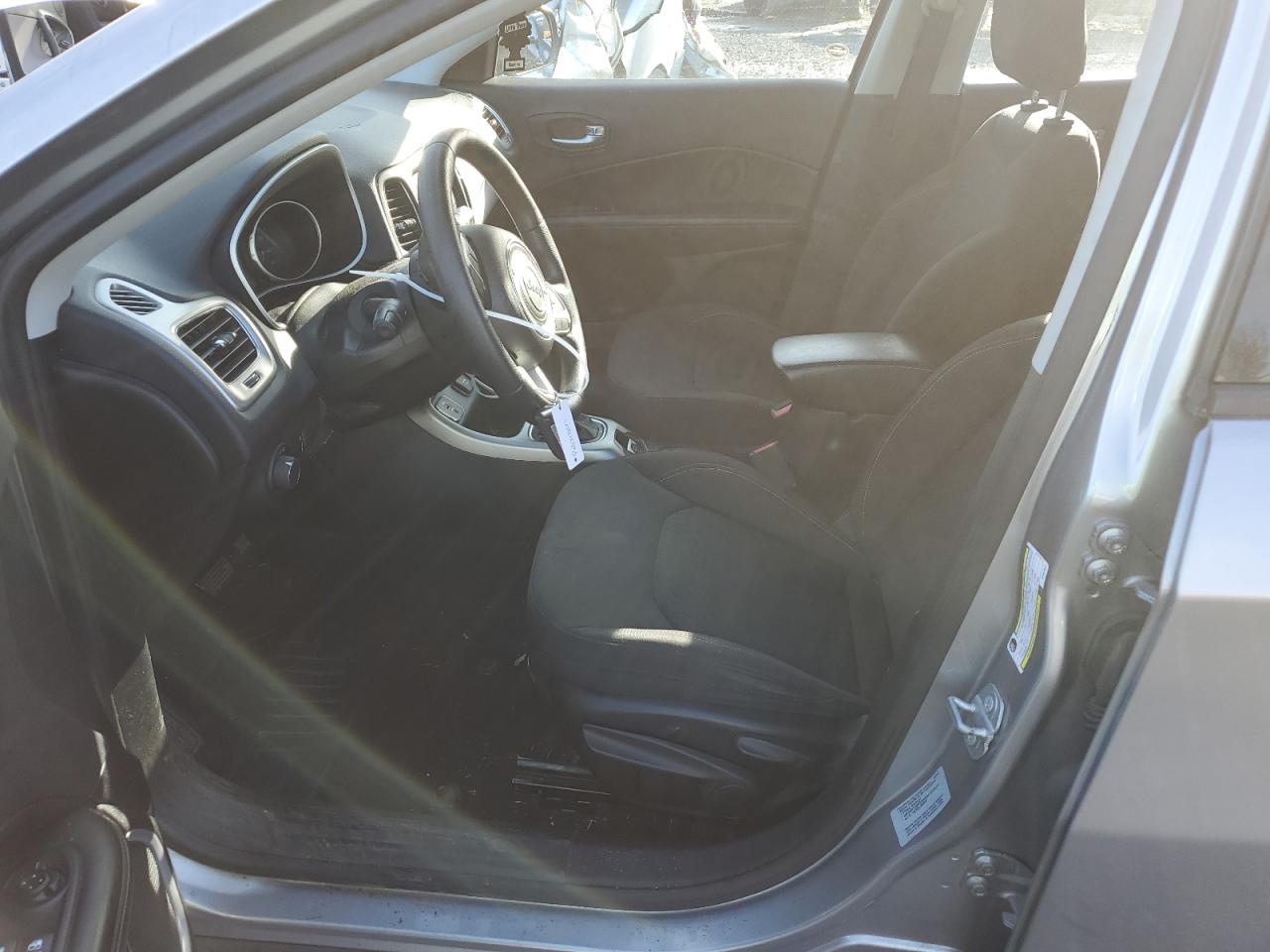 2017 Jeep Compass - Image 7