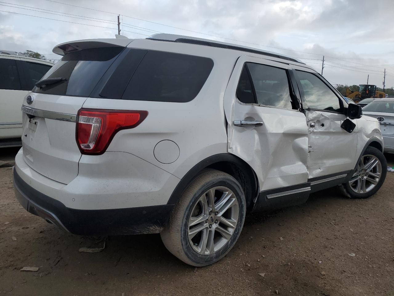 2017 Ford Explorer - Image 3
