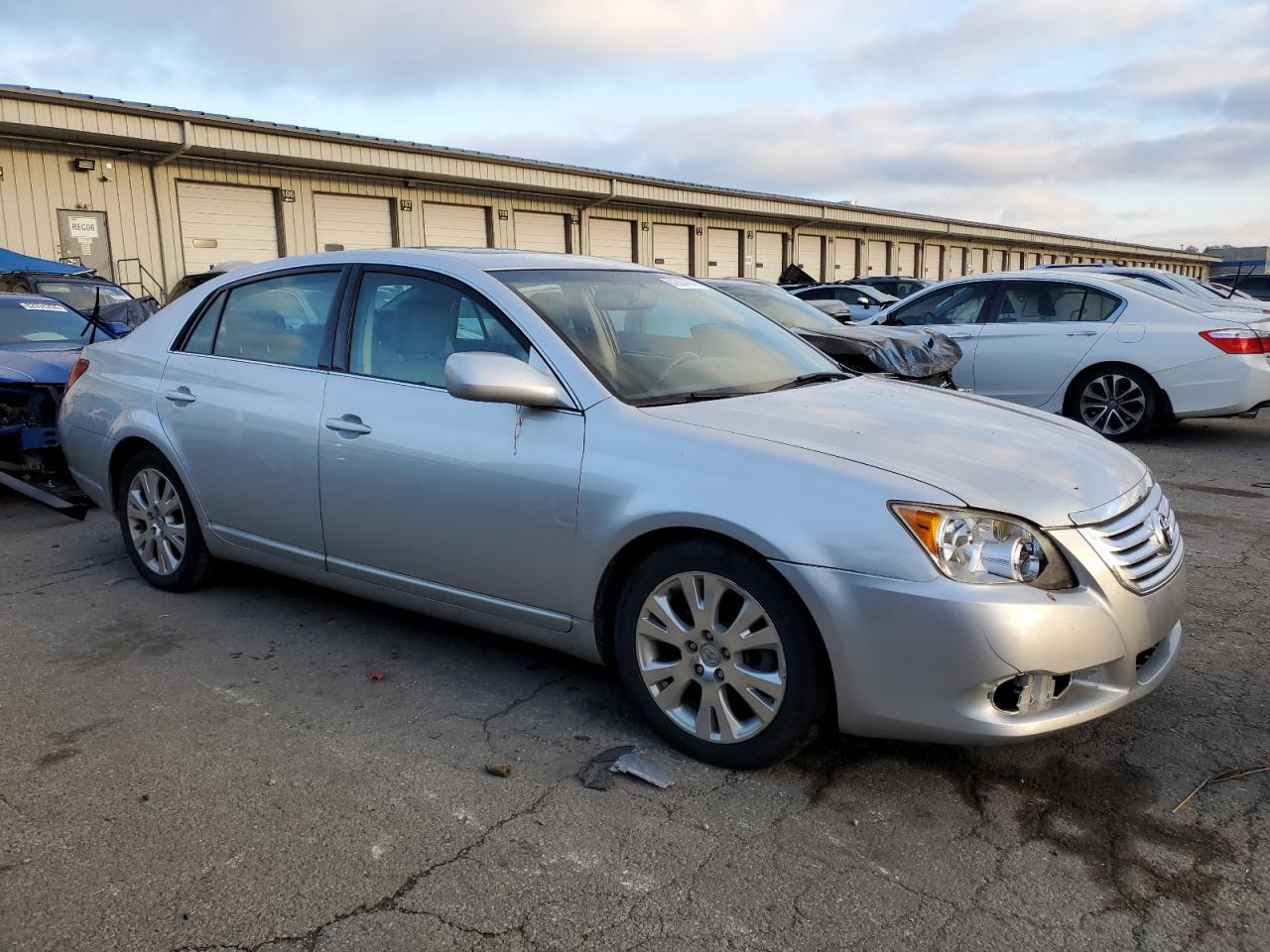 2009 Toyota Avalon - Image 4