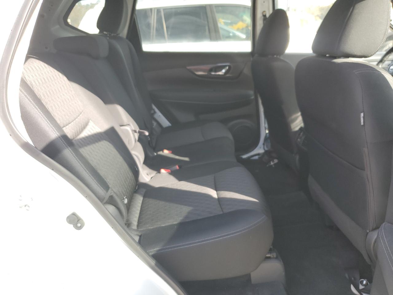 2020 Nissan Rogue - Image 11