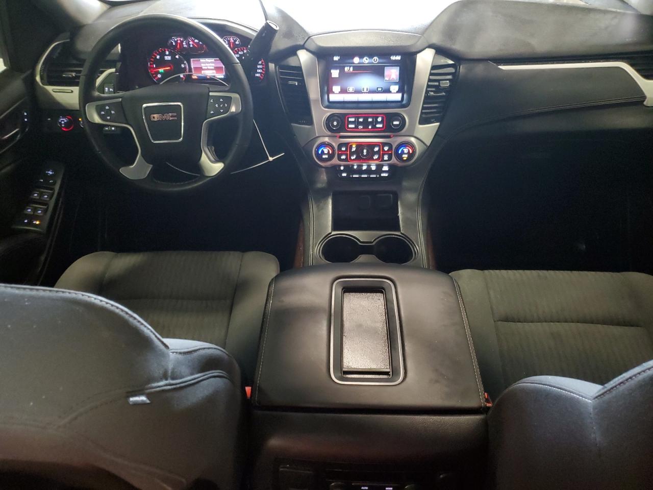 2015 GMC Yukon - Image 8