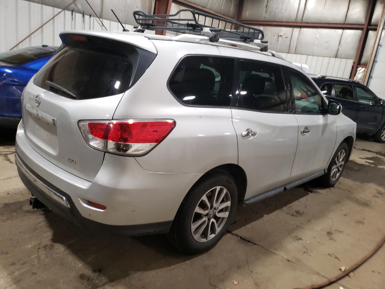 2015 Nissan Pathfinder - Image 3