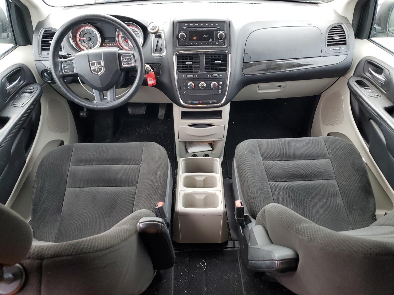 2016 Dodge Caravan - Image 8