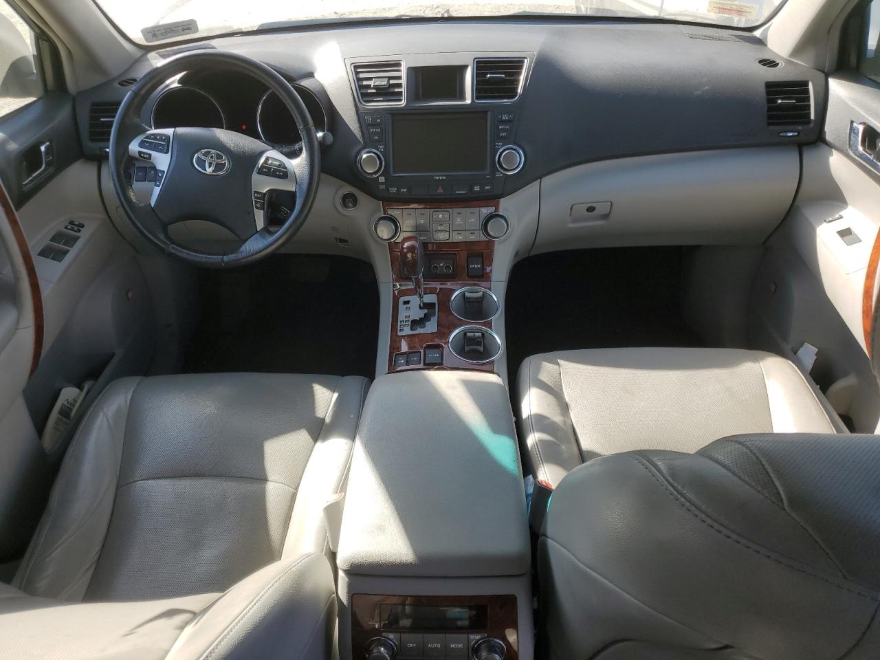2012 Toyota Highlander - Image 8