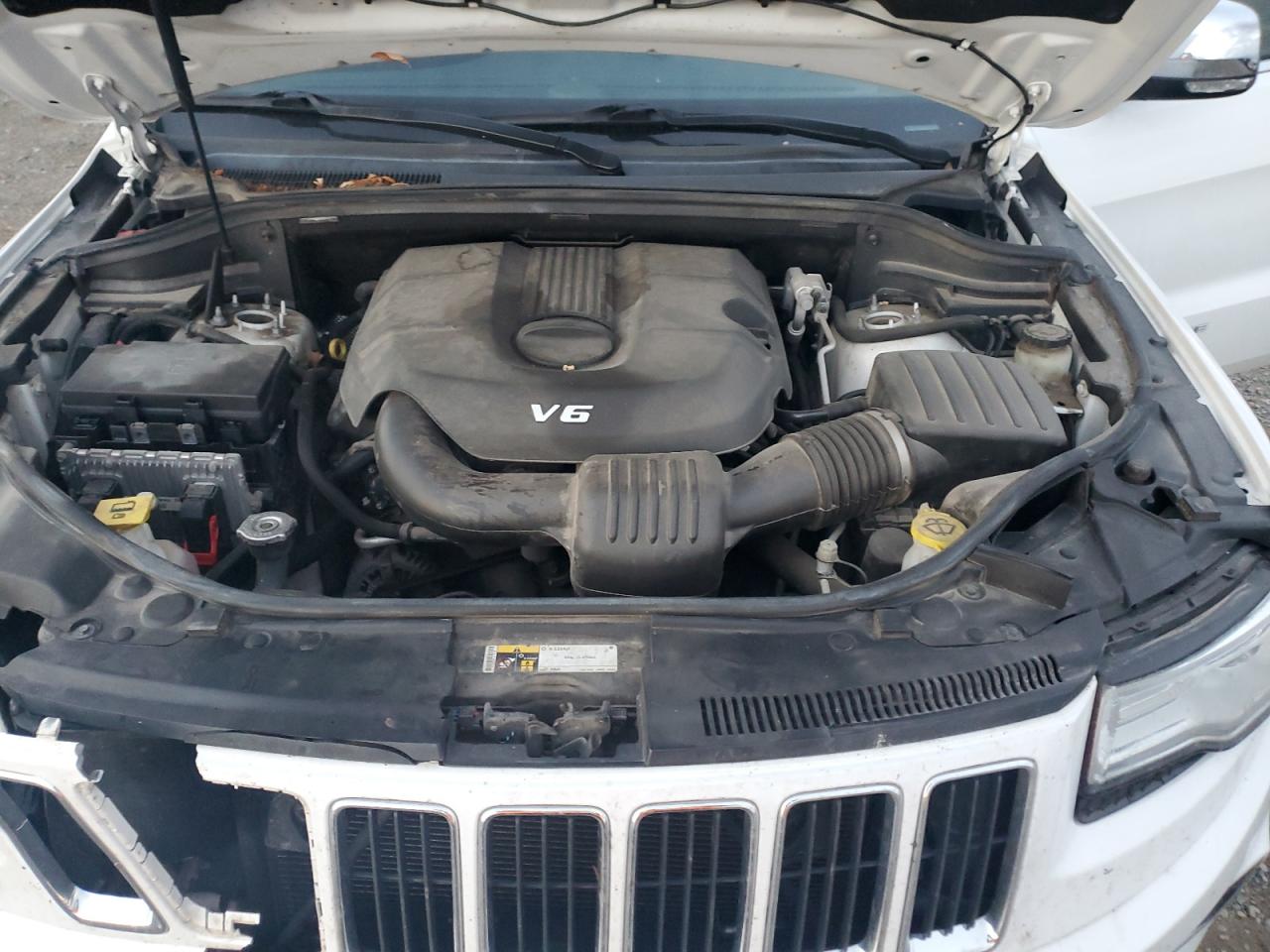 2015 Jeep Grand Cherokee - Image 12