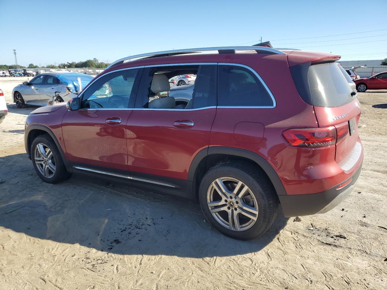2021 Mercedes-Benz GLB - Image 2