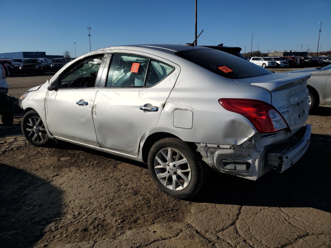 VIN 3N1CN7AP8JL863266 2018 NISSAN VERSA no.2